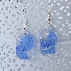 Kék mini hortenzia ,epoxi gyanta fülbevaló - ékszer - fülbevaló - lógó fülbevaló - Meska.hu