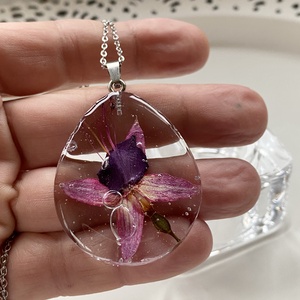 Fukszia-nagy csepp műgyanta medál - ékszer - nyaklánc - medálos nyaklánc - Meska.hu