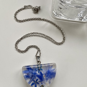 Búzavirág és nefelejcs-félkör műgyanta medál - Meska.hu