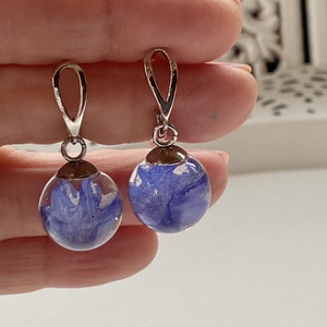 Búzavirágok,gömb-műgyanta,ezüst fülbevaló - ékszer - fülbevaló - lógó csepp fülbevaló - Meska.hu