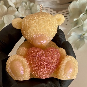 Méhviasz gyertya-Teddy maci pink szívvel - esküvő - dekoráció - gyertya & gyertyatartó - Meska.hu
