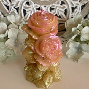 Méhviasz gyertya-virágzó rózsák - Meska.hu