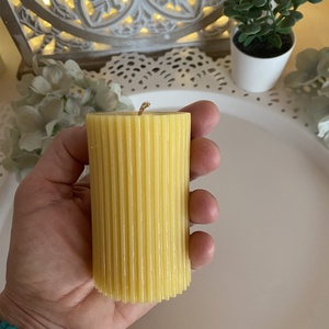 Méhviasz gyertya-Bordás henger 1. - esküvő - dekoráció - gyertya & gyertyatartó - Meska.hu