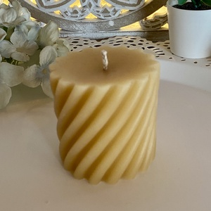 Méhviasz gyertya-csavart bordás henger 1. - Meska.hu