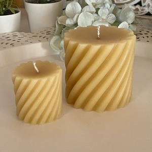 Méhviasz gyertya-csavart bordás henger 1. - esküvő - dekoráció - gyertya & gyertyatartó - Meska.hu