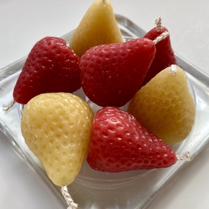 Méhviasz gyertya-Eper forma - esküvő - dekoráció - gyertya & gyertyatartó - Meska.hu