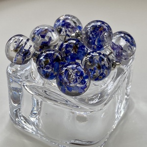 Nefelejcsek gömb-epoxi gyanta beszúrós fülbevaló - ékszer - fülbevaló - pötty fülbevaló - Meska.hu