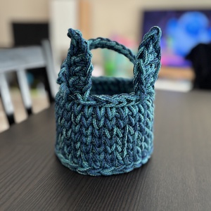 Horgolt tojásgyűjtő kosár - ünnepi díszek, dekorációk - húsvéti díszek és dekorációk - húsvéti kosár - Meska.hu