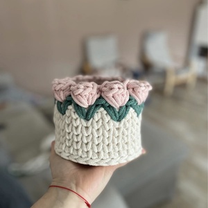 Horgolt anyáknapi tulipános tároló - Meska.hu