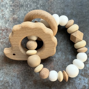 Csörgő rágóka #08 Fehér -  Bézs - Karamell, Baba - mama, Baba játékok, Rágóka, Csomózás, Gyöngyfűzés, gyöngyhímzés, MESKA