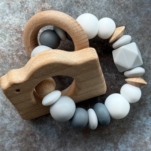 Csörgő rágóka #11 Fehér - Koala szürke - Antracit, Baba - mama, Baba játékok, Rágóka, Csomózás, Gyöngyfűzés, gyöngyhímzés, MESKA