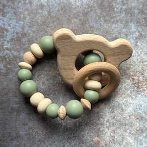 Kontrasztos Csörgő rágóka # 17 Bézs Zs�lya, Baba - mama, Baba játékok, Rágóka, Csomózás, Gyöngyfűzés, gyöngyhímzés, MESKA