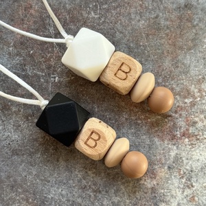 CHARM #04 kulcstartóra vagy táskadísznek , Táska & Tok, Kulcstartó & Táskadísz, Kulcstartó, Gyöngyfűzés, gyöngyhímzés, MESKA