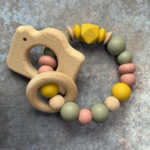 Csörgő rágóka # 18 Mustár - Olíva - Rozé, Baba - mama, Baba játékok, Rágóka, Csomózás, Gyöngyfűzés, gyöngyhímzés, MESKA