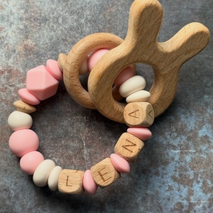 Csörgő rágóka #36 púder rózsaszín vanília , Baba - mama, Baba játékok, Rágóka, Csomózás, Gyöngyfűzés, gyöngyhímzés, MESKA