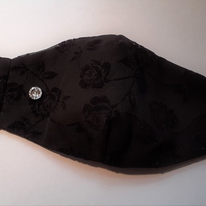 Fekete swarovski köves alkalmi maszk, csipkemintás fekete elegáns maszk, köves maszk, textil maszk - női - női - Meska.hu