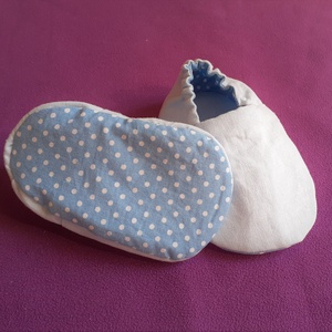  Textil babacipő, kocsicipő, mintás bébicipő, 2 oldalas kék pöttyös babacipő - játék & sport - baba & babaház - babaruha, babakellék - Meska.hu
