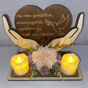 Kegyeleti dísz fa szívvel és LED mécsesekkel  Ha rám gondoltok, mosolyogjatok, Otthon & Életmód, Vallás, Temetkezési tárgy, Gravírozás, pirográfia, MESKA