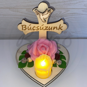 Fa kereszt alakú búcsúzó dísz LED mécsessel  rózsaszín rózsával - Meska.hu