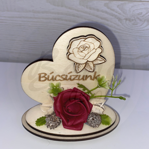 Szív alakú Búcsúzunk fa emlékdísz bordó virággal, Otthon & Életmód, Vallás, Temetkezési tárgy, Sírdísz, kegyeleti dísz, Gravírozás, pirográfia, MESKA