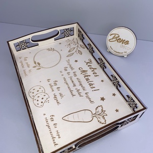 Mikulásváró gravírozott fa tálca  süti és répa mintával - otthon & életmód - konyhafelszerelés, tálalás - tálalás - tálca - Meska.hu