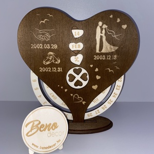 Szív alakú öröknaptár - fontos datumokkal, Otthon & Életmód, Dekoráció, Fali és függő dekoráció, Falinaptár & Öröknaptár, Gravírozás, pirográfia, MESKA