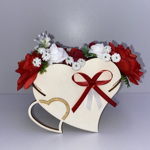 Szív alakú fa virágdoboz művirágokkal � romantikus dekoráció - otthon & életmód - dekoráció - asztal és polc dekoráció - asztaldísz - Meska.hu