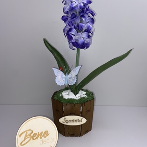 Fa kaspós jácint pillangóval � egyedi felirattal - Meska.hu