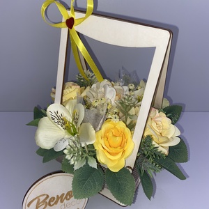 Virágkosár sárga rózsákkal - otthon & életmód - virágdekoráció - virágdíszek - asztali virágdísz - Meska.hu