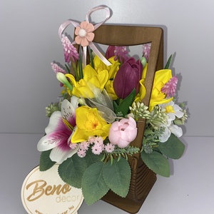Virágkosár rózsaszín és sárga virágokkal - Meska.hu