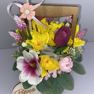 Virágkosár rózsaszín és sárga virágokkal - otthon & életmód - virágdekoráció - virágdíszek - asztali virágdísz - Meska.hu