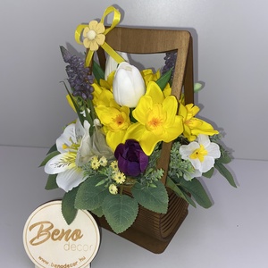 Virágkosár sárga, fehér és lila virágokkal, Otthon & Életmód, Virágdekoráció, Virágdíszek, Asztali virágdísz, Gravírozás, pirográfia, MESKA