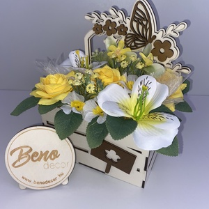 Virágos ajándékdoboz, Otthon & Életmód, Virágdekoráció, Virágdíszek, Virágdísz kaspóban, Gravírozás, pirográfia, MESKA