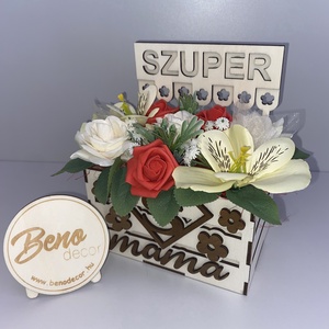 Szuper Mama virágkosár � piros és krémszínű virágokkal - Meska.hu
