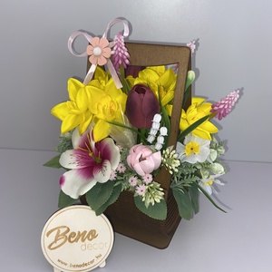 Virágkosár rózsaszín és sárga virágokkal, Otthon & Életmód, Virágdekoráció, Virágdíszek, Asztali virágdísz, Gravírozás, pirográfia, MESKA