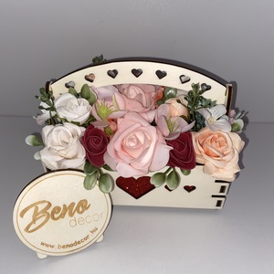 Virágkosár fa tartóban - otthon & életmód - virágdekoráció - virágok - virágbox - Meska.hu