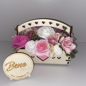 Virágkosár fa tartóban - otthon & életmód - virágdekoráció - virágok - virágbox - Meska.hu