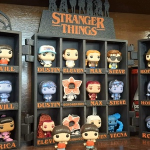 Stranger Things kinder joy funko tartó nyitható - otthon & életmód - dekoráció - asztal és polc dekoráció - díszdoboz - Meska.hu