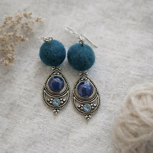 Sötétkék nemez fülbevaló, Ékszer, Fülbevaló, Lógó fülbevaló, Ékszerkészítés, Nemezelés, MESKA