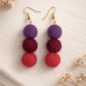 Bordó nemez fülbevaló, Ékszer, Fülbevaló, Lógó fülbevaló, Ékszerkészítés, Nemezelés, MESKA