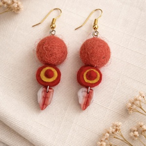 Narancssárga nemez fülbevaló, Ékszer, Fülbevaló, Lógó fülbevaló, Ékszerkészítés, Nemezelés, MESKA