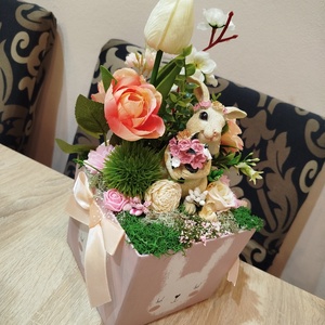 Nyuszis tavaszi asztaldísz, box - ünnepi díszek, dekorációk - húsvéti díszek és dekorációk - húsvéti virágos díszek - Meska.hu