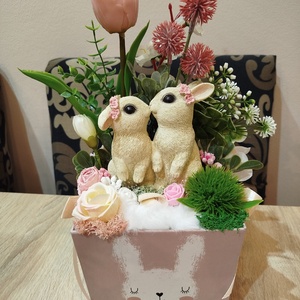 Szerelmes nyuszikák asztaldísz tavaszi box - Meska.hu