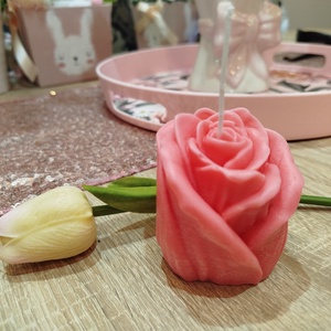 Gyönyörű rózsa alakú gyertya, Kellékek & szerszámok, Dekorációs kellékek, Dekorációs gyertya, Gyertya-, mécseskészítés, MESKA
