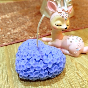 Lila virágos szív alakú gyertya - Meska.hu