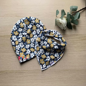 Kék csillogós virágosbeanie sapka - nyálkendő szett - Meska.hu