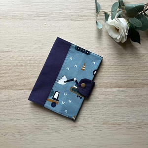 Kék markolós egészségügyi könyv borító - Meska.hu