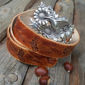 Kolibri csatos uniszex marhabőr öv, Uniszex farmeröv kézműves kolibri csattal - ruha & divat - öv & övcsat - öv - Meska.hu