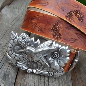 Kolibri csatos uniszex marhabőr öv, Uniszex farmeröv kézműves kolibri csattal - ruha & divat - öv & övcsat - öv - Meska.hu