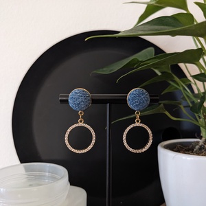Cirkonköves karikás kékfarmer bedugós fülbevaló, Esküvő, Ékszer, Fülbevaló, Ékszerkészítés, Újrahasznosított alapanyagból készült termékek, MESKA